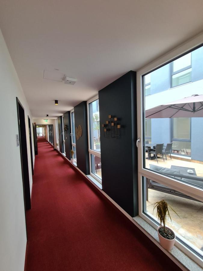 Hotel Starton Am Ingolstadt Village Exterior foto